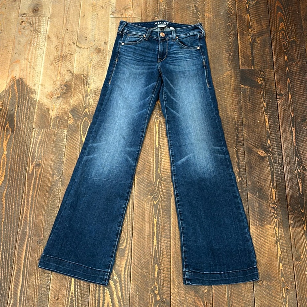 Brand new artist trouser jeans, size 25R never worn.